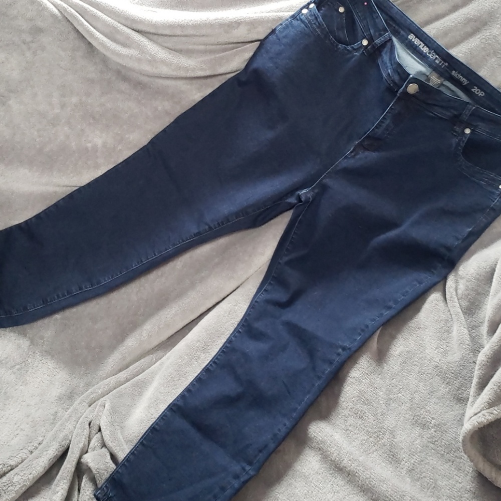NWOT Avenue Denim 20P "Better Butt" Skinny Jeans